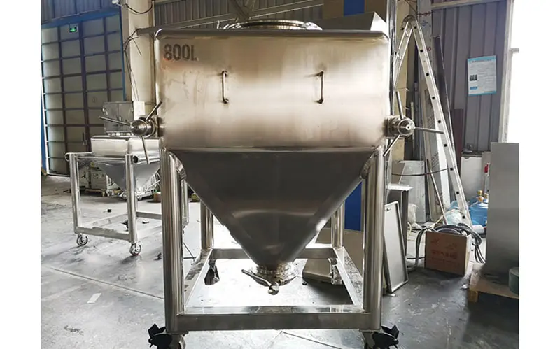 Post Bin Blender (2).jpg