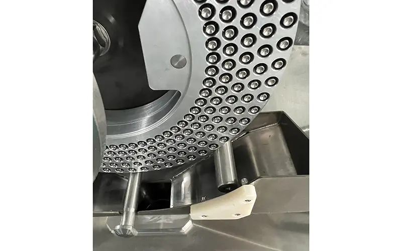 semi-auto capsule filling machine (4).JPG