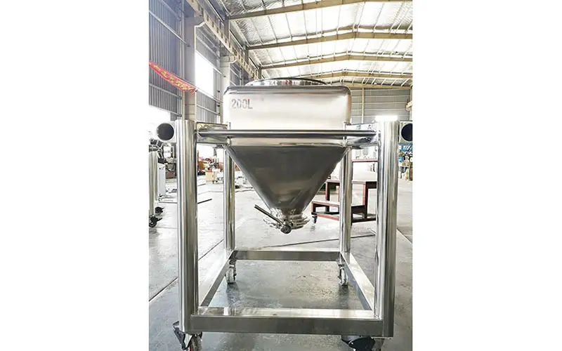 Post Bin Blender (5).jpg
