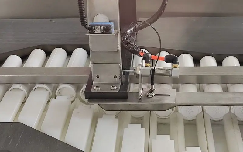 effervescent tablet packaging machine (6).jpg